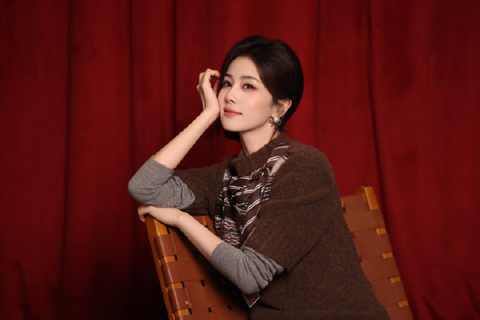 白鹿秋日女友感白鹿秋日栗子塑​​​色调太有代入感了，白鹿秋日栗子塑，针织质感加