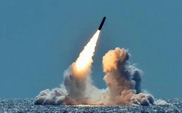 中国刚取消2550亿的芯片订单，欧美那边的光刻机就纷纷停工，现在轮到他们犯愁了：