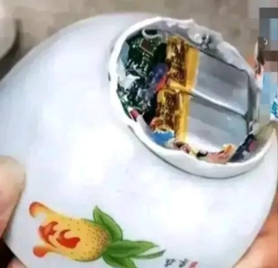 谁能想到，一个普通饭馆的瓷碗竟然藏着电池？周日下午，林建国一家去楼下小馆子吃饭，