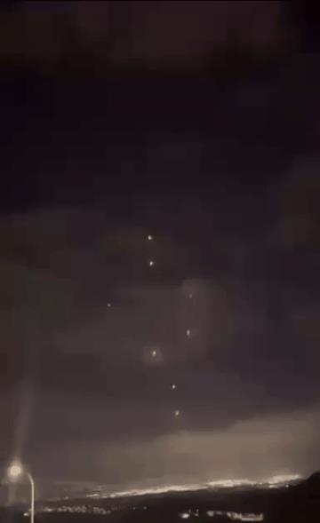 事实证明，“铁穹”防空系统根本无法拦截伊朗弹道导弹！如视频1所示，至少9枚“铁