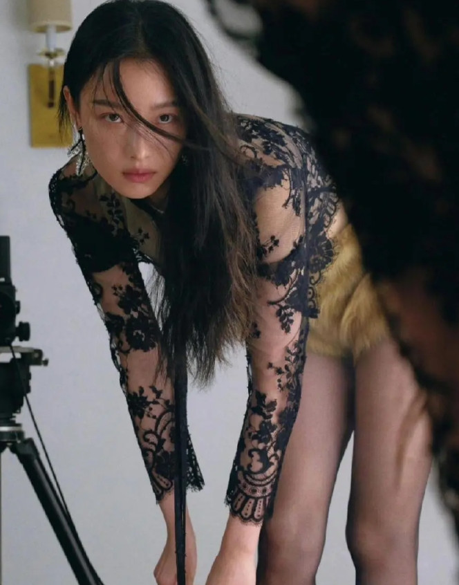 倪妮的自拍写真，大家觉得怎么样？