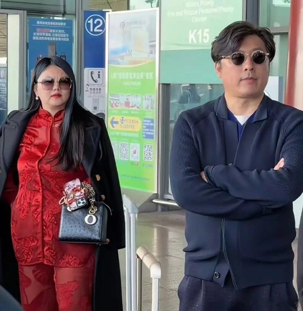 记得以前看李湘、王岳伦参加的一档减肥综艺，那时候李湘140斤，比王岳伦还瘦，两口