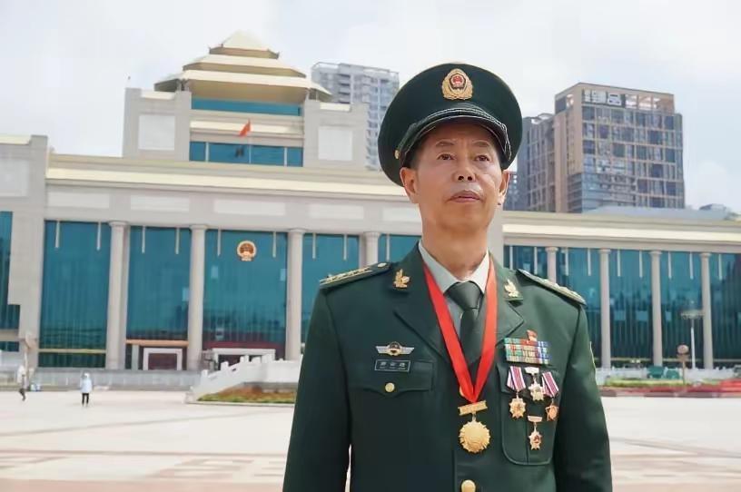 14岁弃笔从戎！戎马41载十次冲锋，这位铁血老兵藏着最动人的中国军魂郭云疆，