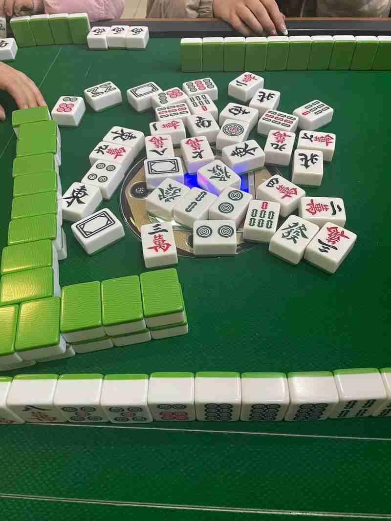 偶尔娱乐一下带定位晒今日生活我的今日状态：😁轻松愉快我这里的天气：☀️晴