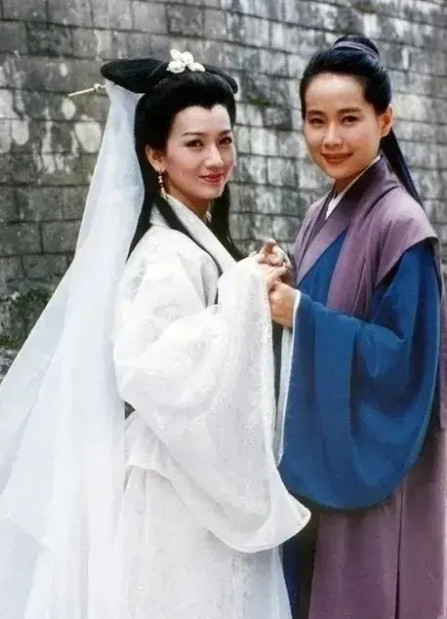 1992年，夏祖辉导演在筹拍《新白娘子传奇》时，一眼相中赵雅芝饰演白娘子，结果赵