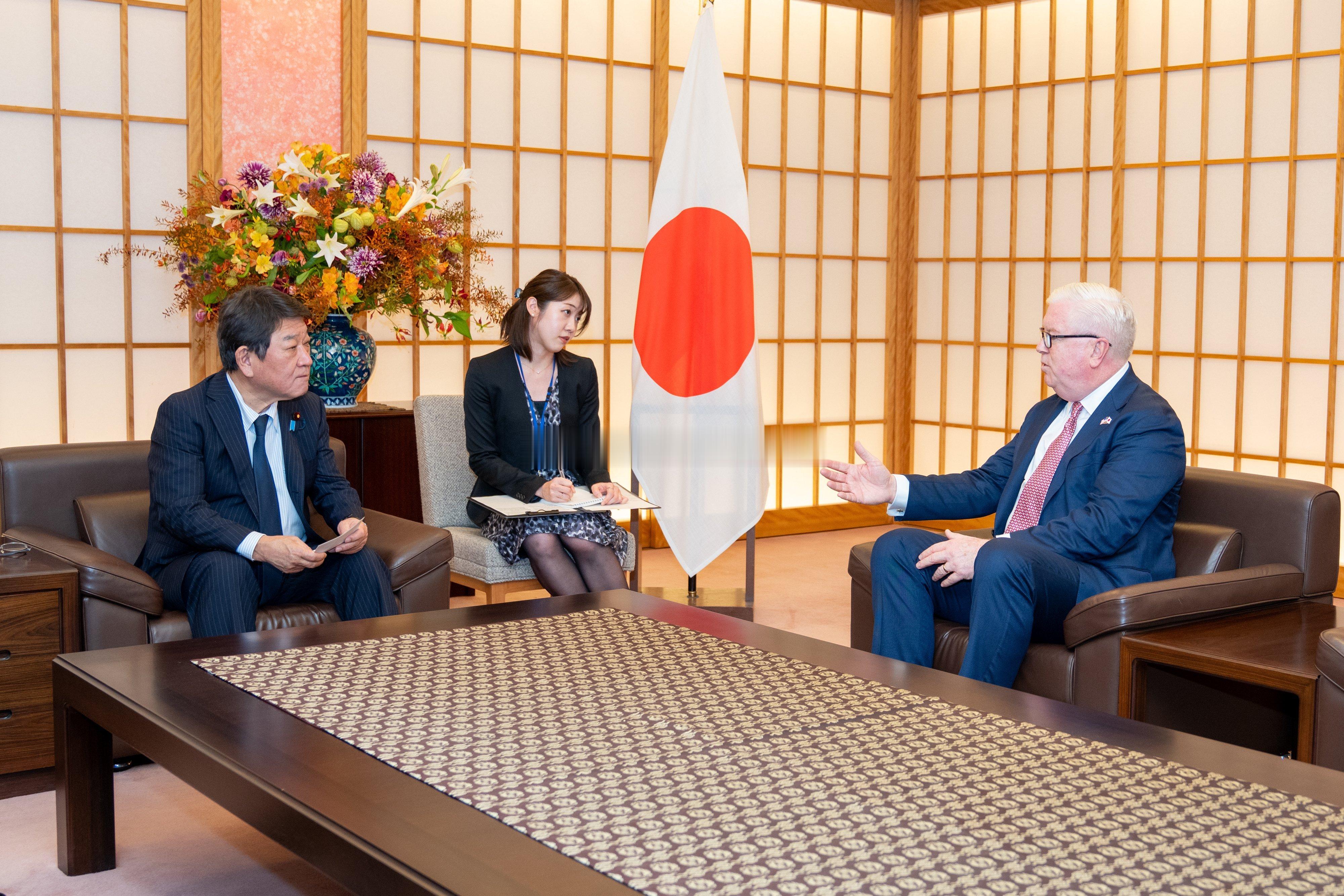 11月20日，美国驻日大使乔治·格拉斯与日本外务大臣茂木敏充会晤后表示：“那些辛