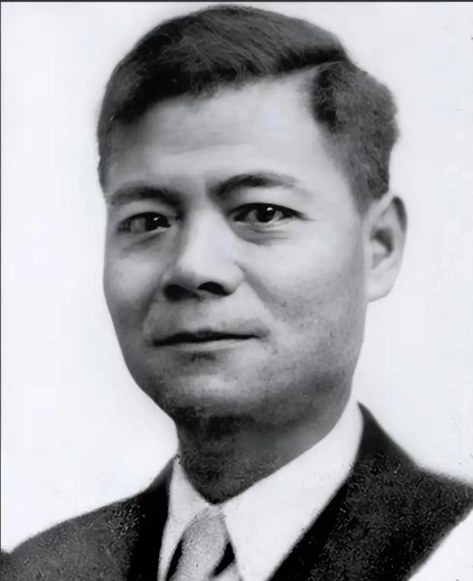 1943年迪化监狱的寒风刺骨，中共一大代表陈潭秋已遭秘密杀害，他的妻子王韵雪却在
