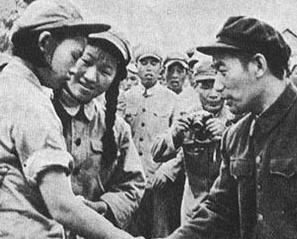 她是朝鲜战争中唯一被俘的志愿军女兵，她的名字叫杨玉华，曾是第六十军第一八零师护士