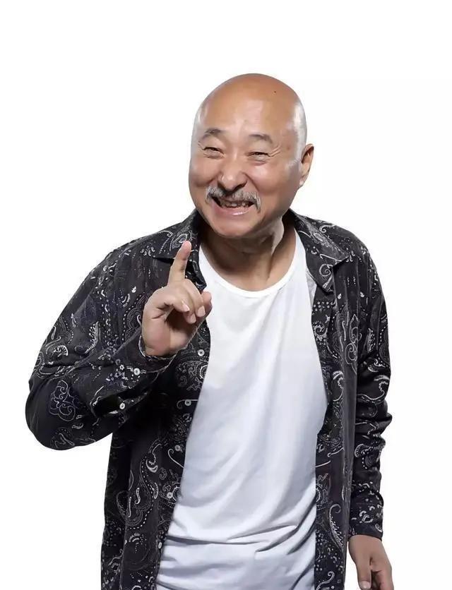 一次，主持人问才:“能上春晚，是不是你这辈子最自豪的事？”陈佩斯摇摇头:“不，这