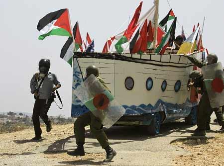 下黑手成为流行——又一个无限潜艇战以色列炸加沙那时候，欧洲弄了一个援助船队，以