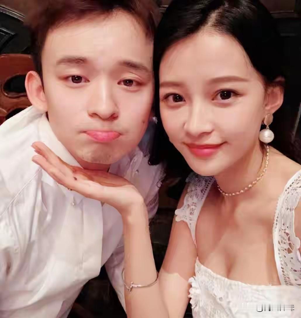 董子健和孙怡真的很有夫妻相，如果他们两个没有离婚，往后的日子应该也不会差，可惜他们没有坚持到最后。最