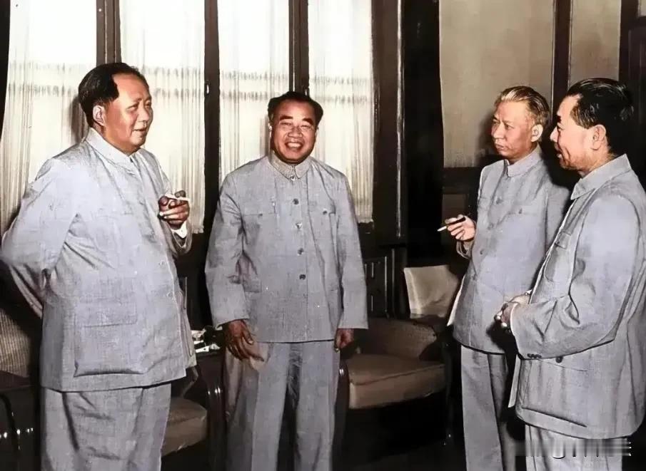 毛主席那一代人流血流汗，吃苦受累建起了社会主义大厦，还没来得及精装修，先住了进去