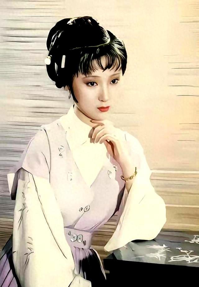 我们都被陈晓旭骗了30年。当年剧组都嫌她“苦相”，说她神似陈佩斯，差点就把她刷