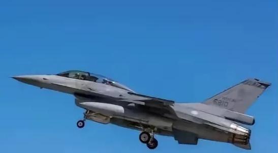 美媒：一旦中国收复台湾，美军将全面空袭中国，解放军会迎战吗？答案很明确：解放军必