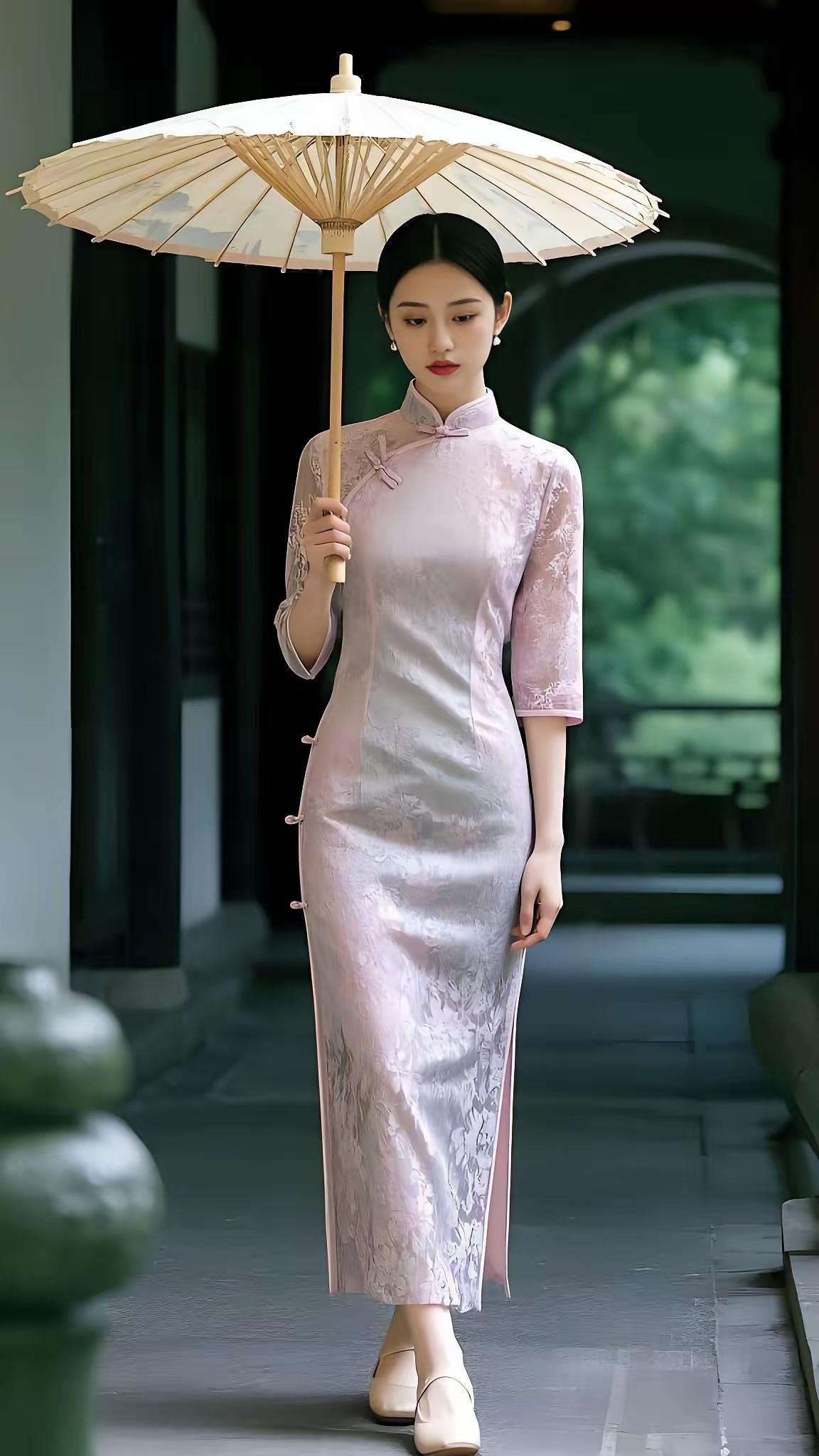 优雅旗袍，雨中漫步，古典韵味，尽显东方之美。