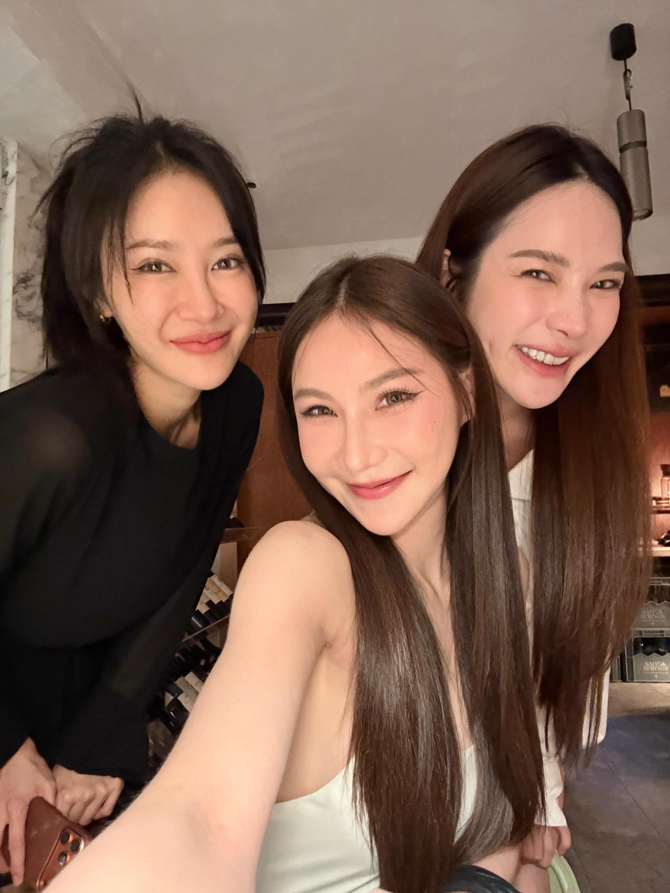 大胆点 私信我。姐的闺蜜你随便挑