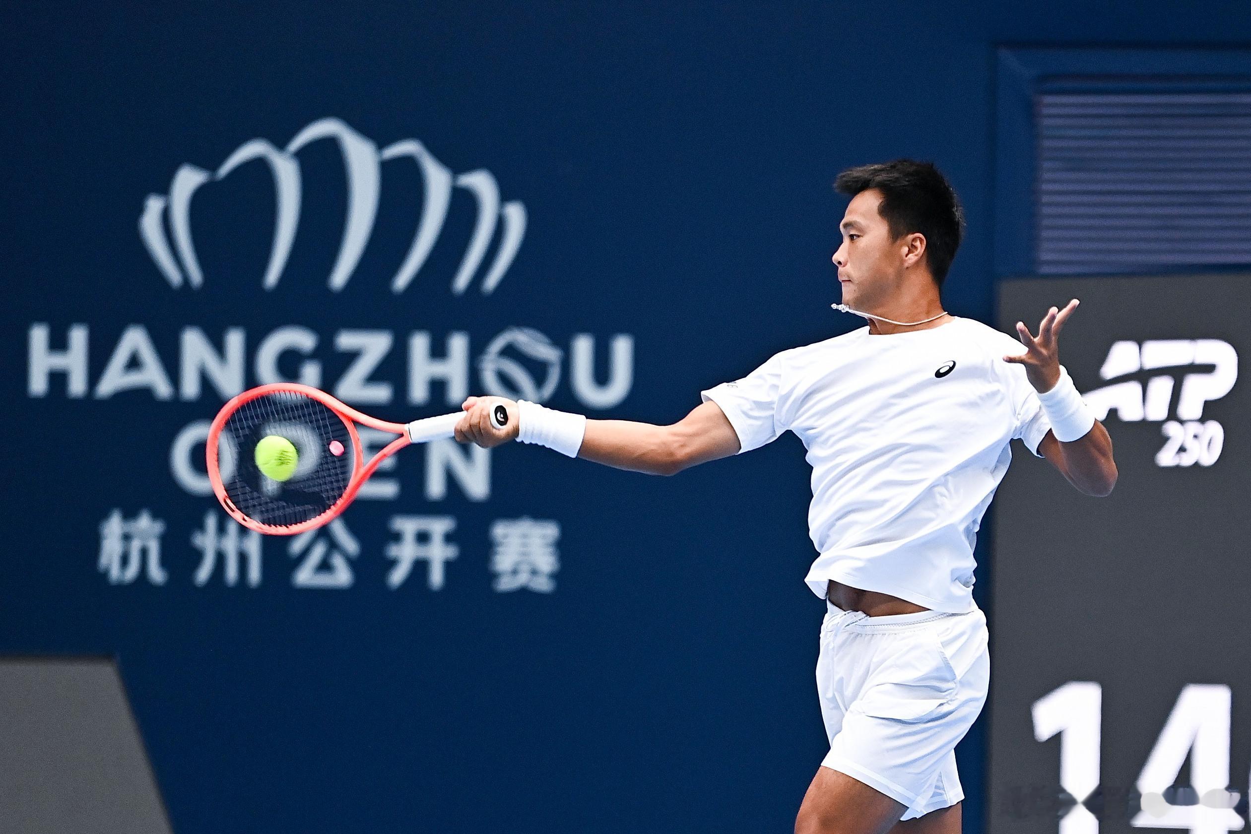两站ATP250赛事今日展开资格赛首轮争夺，中国选手战绩👇2026问界杭州网球