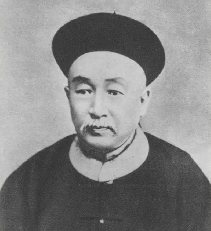 1945年10月2日，苏北淮阴，新四军副军长张云逸亲自下令撬开了几口大箱子。箱盖