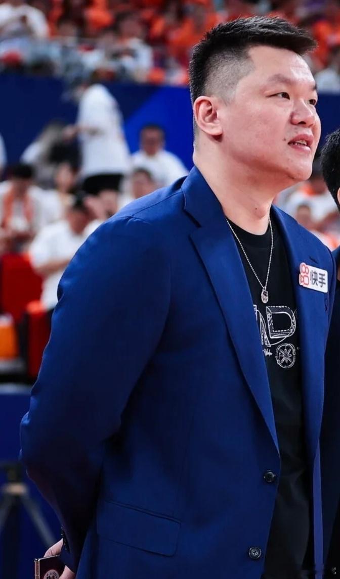 CBA朱芳雨离开广东宏远的主要原因是，广东宏远老板嫌朱芳雨挣钱太多了，而广东宏