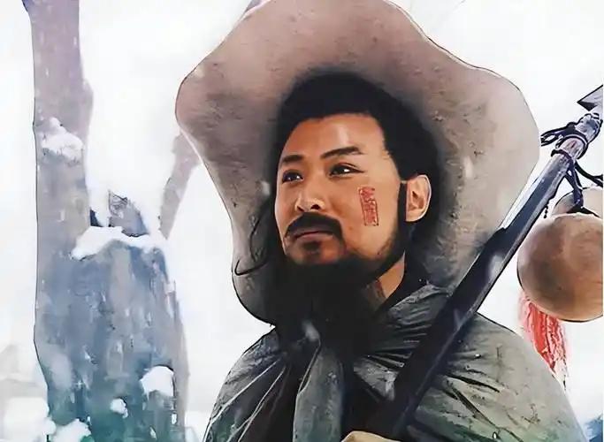王伦之所以刚开始不要林冲，对满心戒备，坚决排挤他。原因如下:林冲武艺顶尖，又是