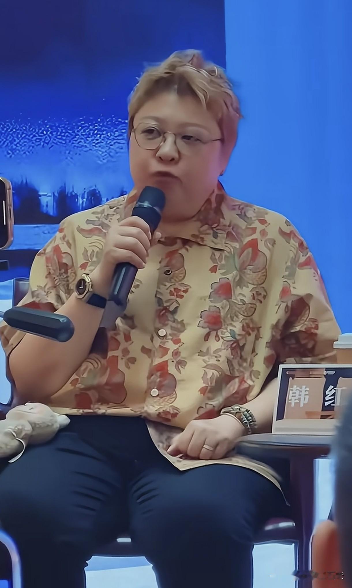 我采用标题"还会"有不妥，韩红的公益活动她本人不会因被摸黑而动摇，支持她的公益活
