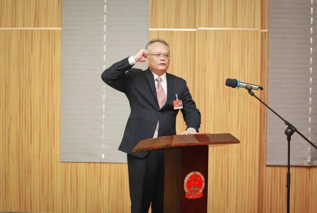 为什么说纪委部门抓三沙市原市长文斌抓得好？因为能得到群众的公开支持，说明我们纪