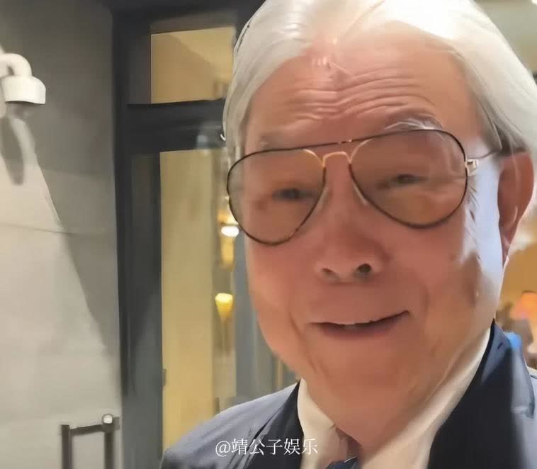 霍震霆近日在采访中透露，36岁的儿子霍启仁已经低调完婚，并向泰国儿媳表达关爱，称