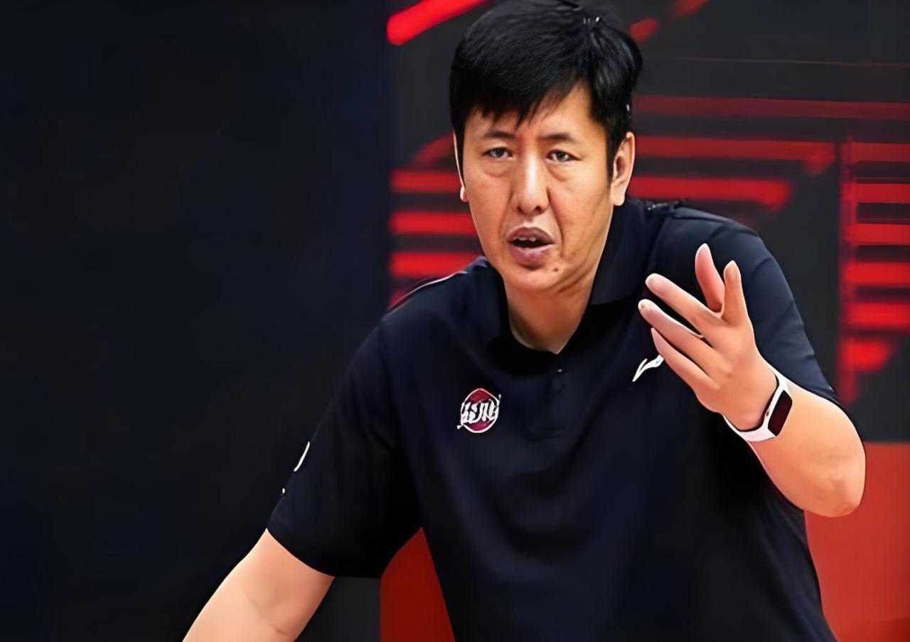 丁伟大赞广东队！CBA名帅丁伟，带领浙江队在全运会上，创造新的历史纪录，带领球