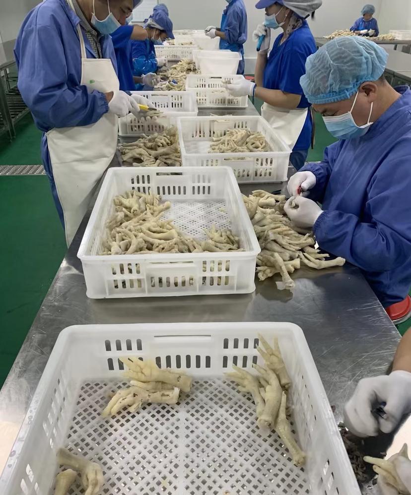 泡椒凤爪这个事真不能一棍子打死最近刷到不少关于泡椒凤爪的负面新闻，要么是包装