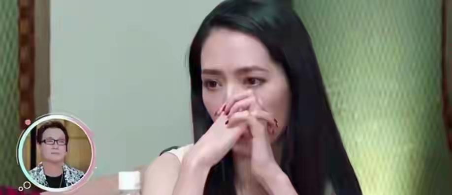 不出意外，意外果然还是发生了，谁能想到，上直播爆料的向太一句“亲家重病”又把