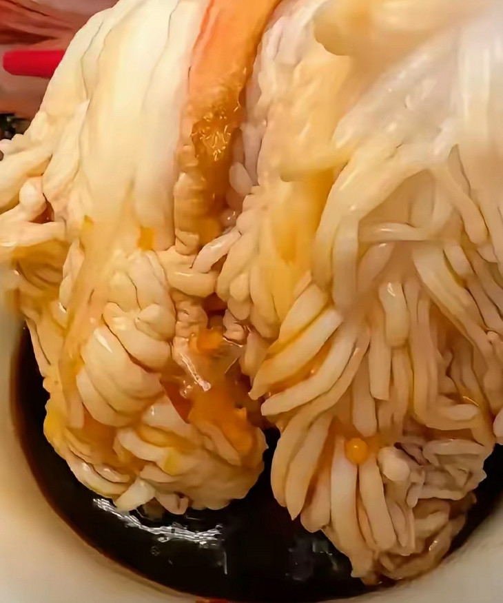 有网友说这是广东的一道名菜，非常好吃，越吃越想吃。请问广东朋友们，这是什么美食?