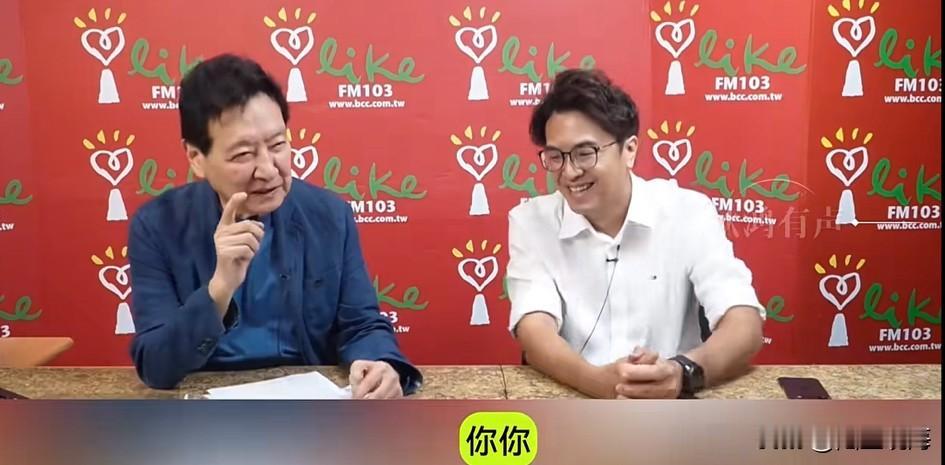 对于赵少康访问沈伯洋，蓝营内部出现不少批评之声。邱毅、历史哥、郭正亮等都有批评