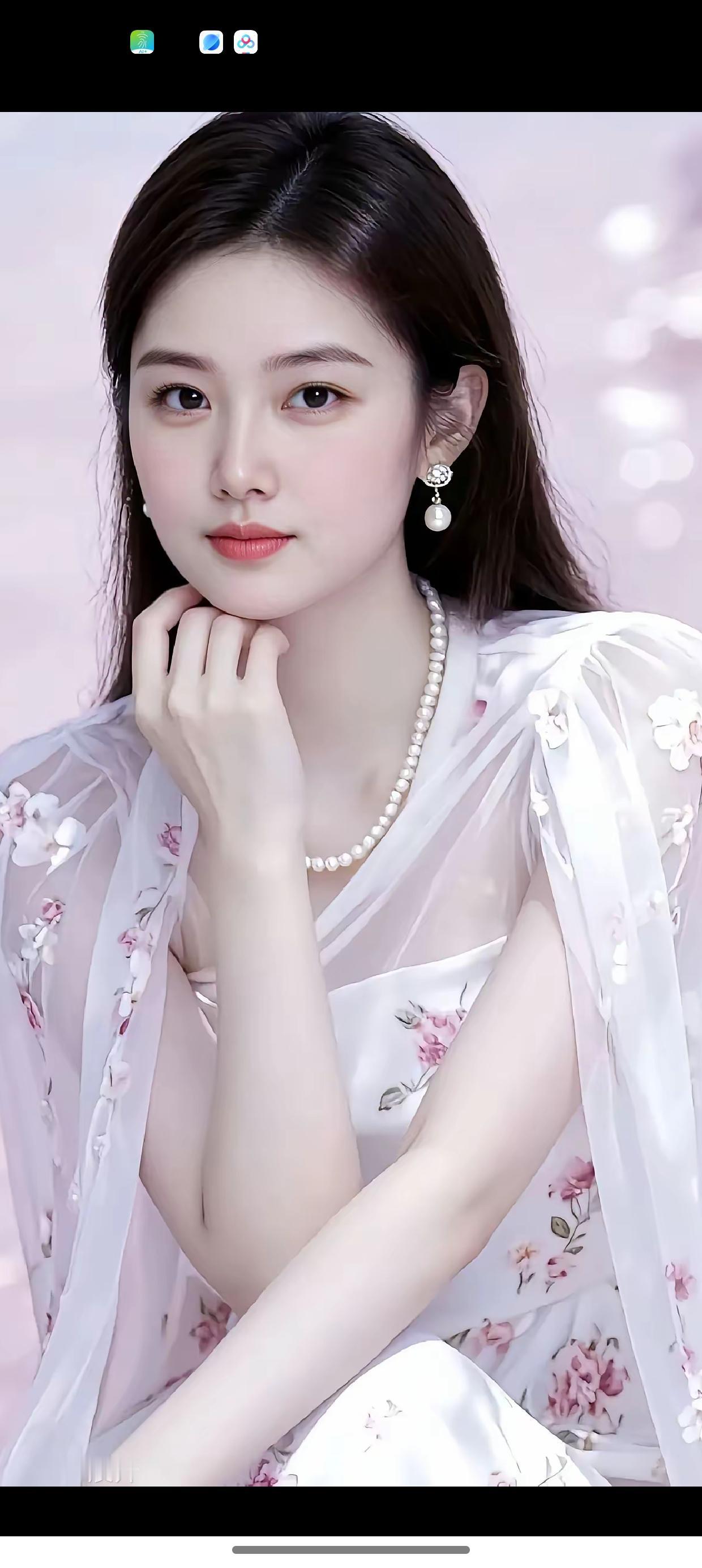 温柔甜美的少女，粉色花朵的裙摆，珍珠项链点缀，梦幻的氛围。