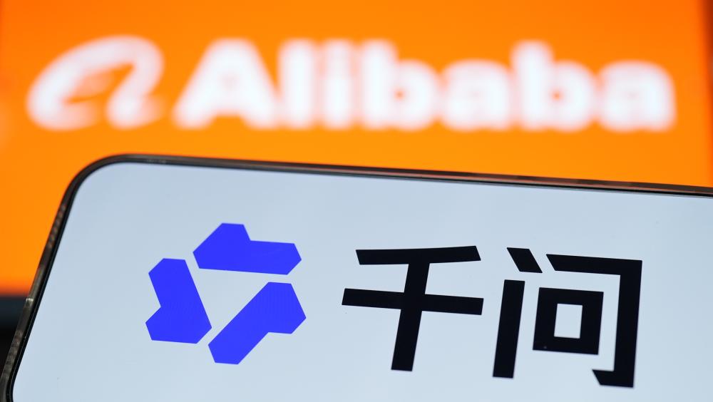 中美AI竞争，早就变天了！ 前两年的时候，很多人都在聊中美顶尖AI模型的差距