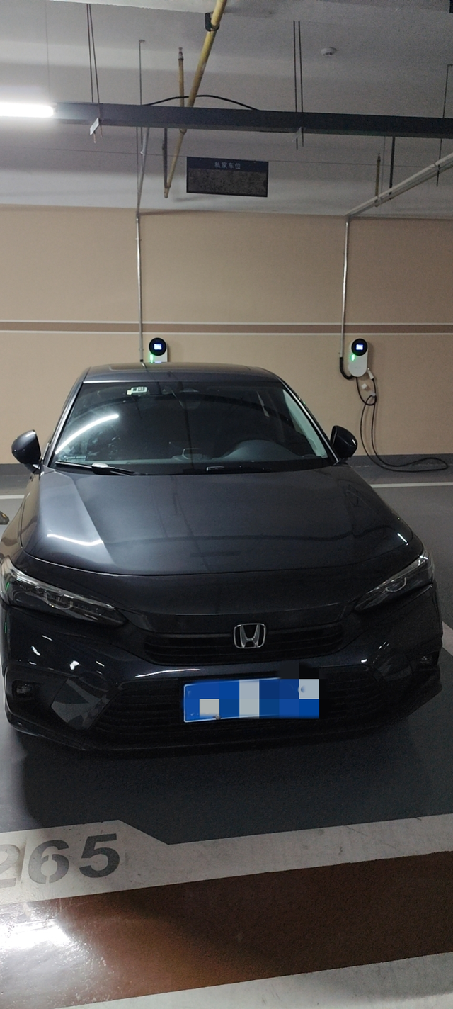 思域的缺点和优点优点：车子开起来十分的丝滑，完全没有顿挫感，提速真的很给力，而