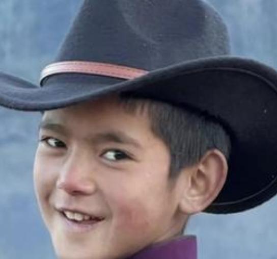 2026年2月下旬，四川凉山13岁彝族少年因酷似彭于晏在网络迅速走红，被网友称作