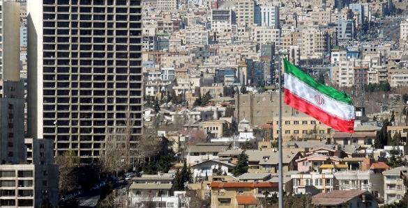 伊朗传来消息！ 2026年4月15日，伊朗扔出了一颗让全世界都傻眼的“精神核