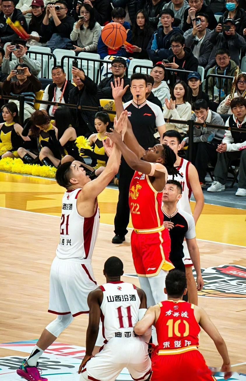 山西汾酒男篮揭幕战一败涂地是好事情，便于球队及时总结改观！山西汾酒男篮与广厦方