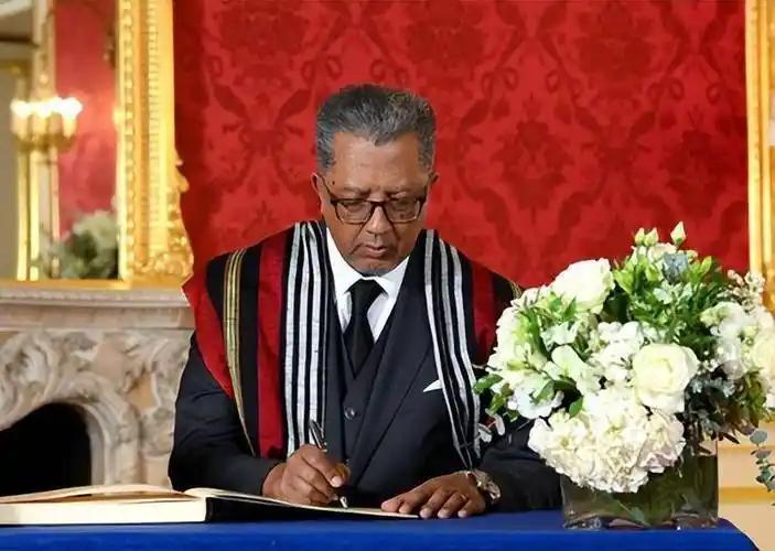 马达加斯加外长拉扎纳马哈苏阿的公开喊话，绝非一时客套，更非卑微求助，而是这个印度