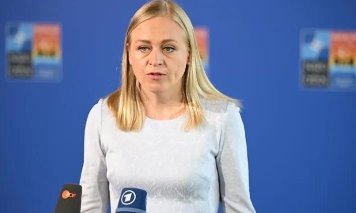 芬兰外长大放厥词！如果中国再支持俄罗斯，我们就一票否决中欧贸易一个欧洲小国