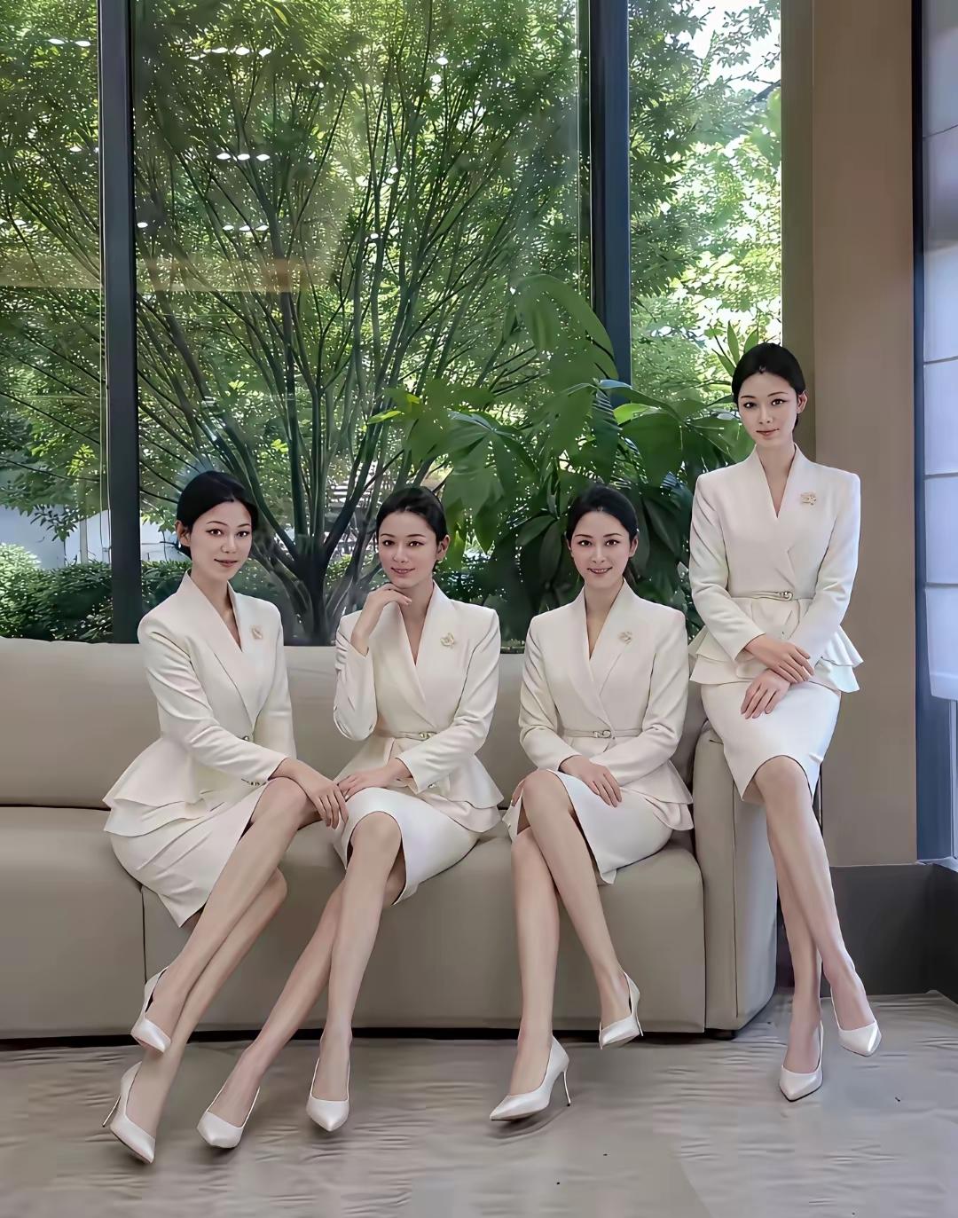 这四位美女各个都貌美如花似玉，选一个做自己的老婆，你选择那一个。