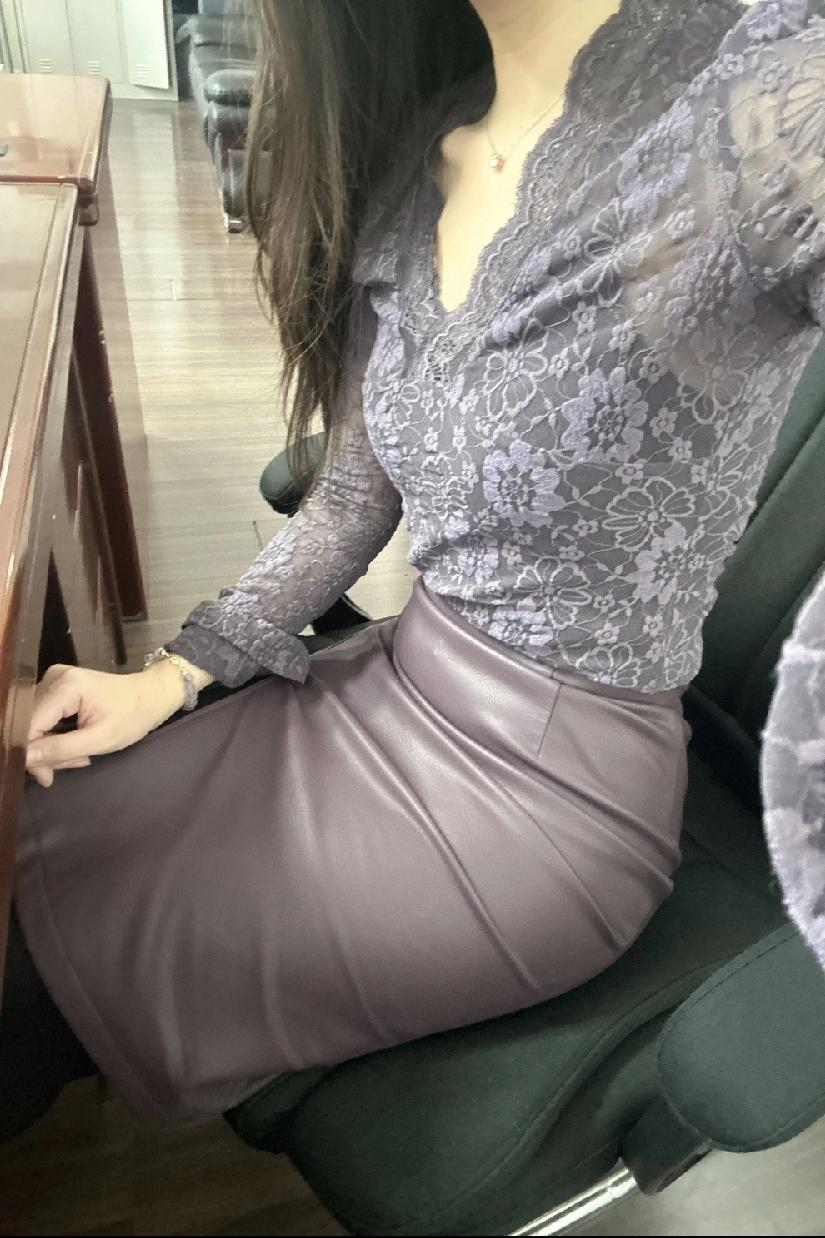 我老公竟然说我不解风情[哭哭]结婚前，我跟老公聊天，他粘人的不行，恨不得一天几