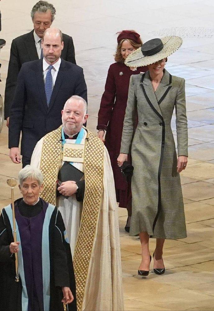 威尔士亲王夫妇@坎特伯雷大教堂夫妻俩代表老查参加坎特伯雷大主教就职典礼