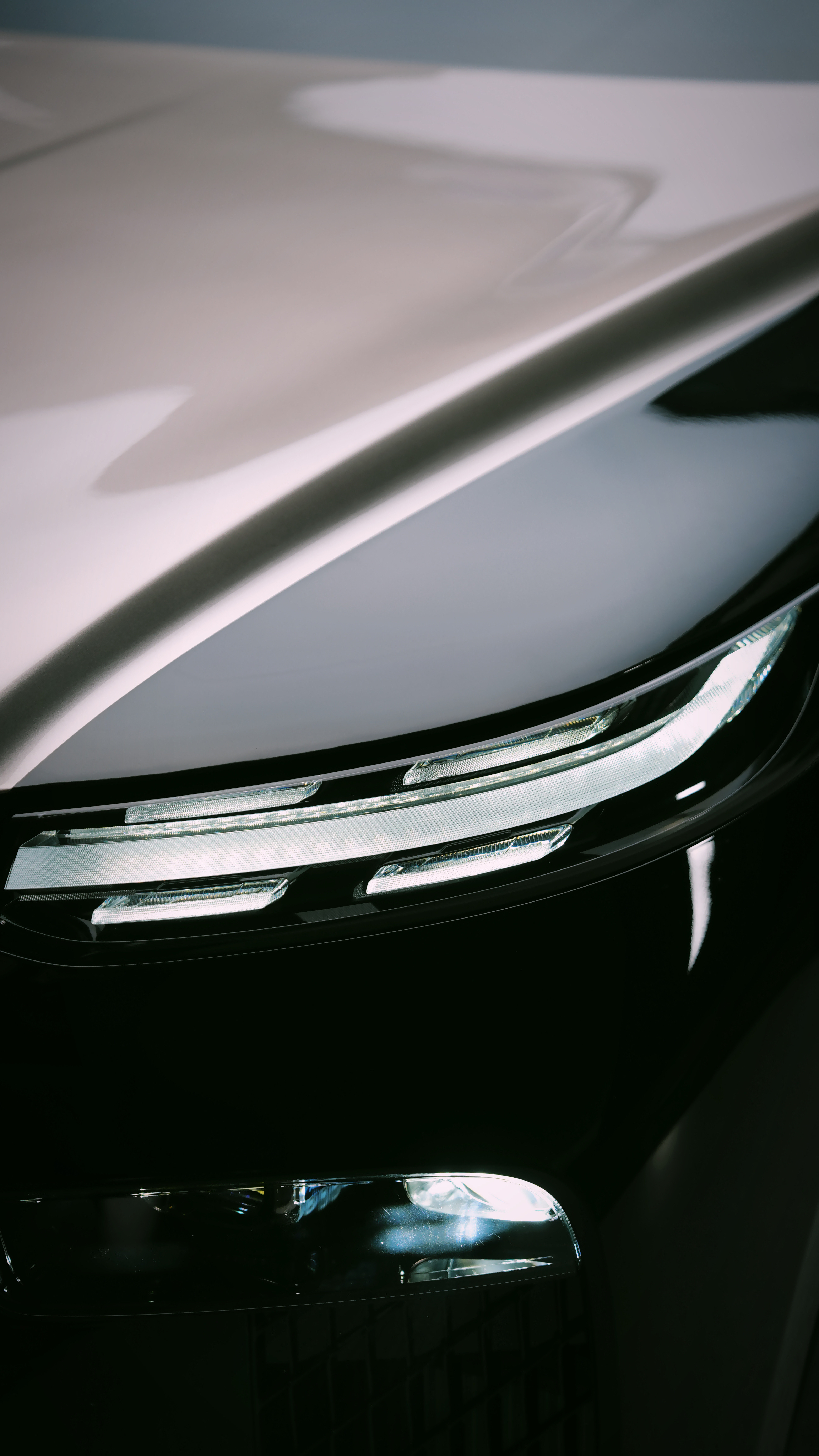 四激光版本的岚图泰山，小视频早上已经定点了，和普通版泰山区别还是有，包括内饰可能