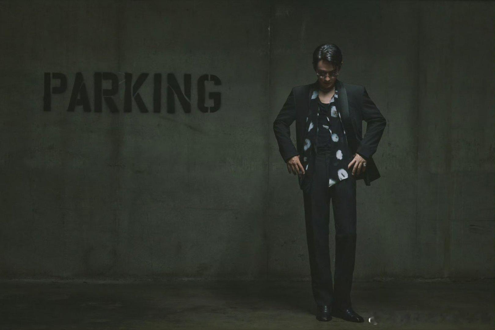 朱一龙vogueworld新图，好腹黑好酷啊😍😍​​​