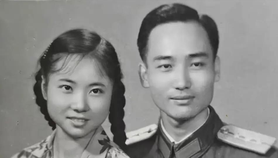 🌞郭建光，1938年担任新四军的连指导员。以他这样的资历，若正常晋升，到1