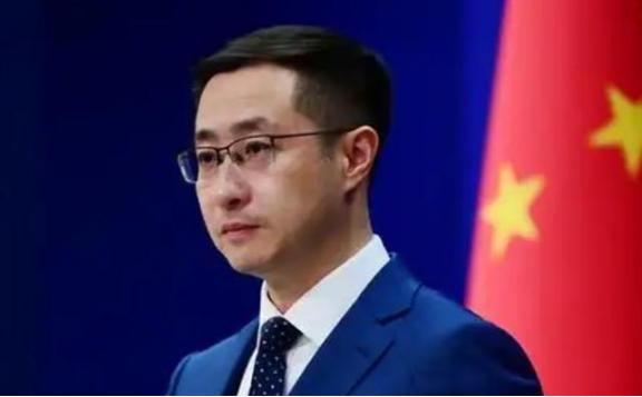 美国也盼着中国统一？特朗普的一句话，把民进党吓坏了。最近，美国总统特朗普在谈