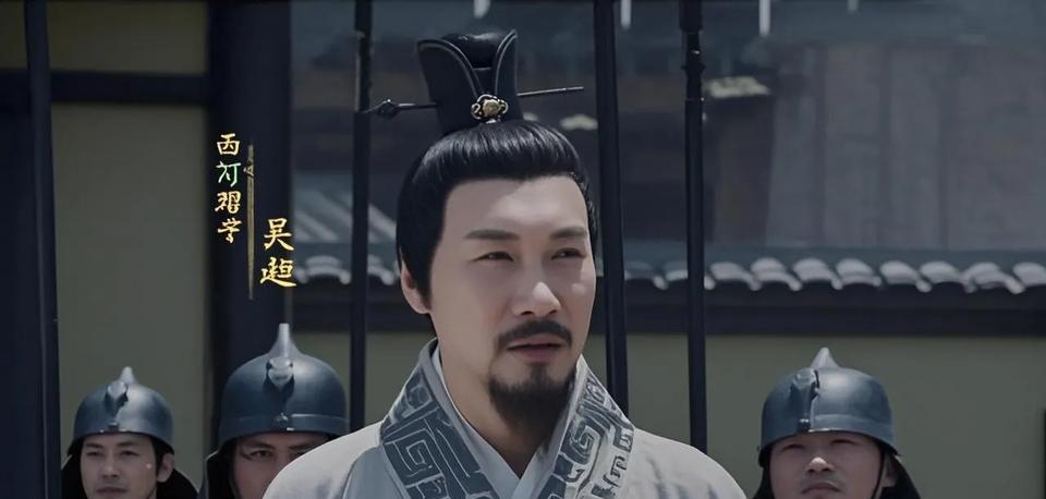 前381年，战神吴起大胜回朝。可一入郢都，城门就被关上，他的兵权立刻被收回，然后