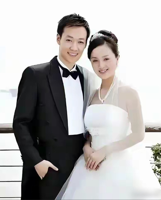2006年，朱媛媛和辛柏青大婚，李乃文问朱媛媛:“你为什么选辛柏青，不选我？”朱