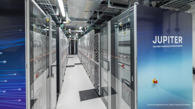 英伟达新突破: 用8192块GPU 刻下容错量子计算模拟里程碑